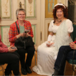 Die Gräfin Lichtenau im persönlichen Gespräch mit Gästen (Foto: Bolko Bouché)