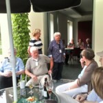 Brigitte Kolberg, vom gastgebenden Pfingstbergverein, erläutert das Besondere des Gärtnerhauses.