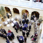 Empfang im Atrium. Foto: Bouché