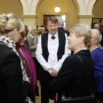 Volker Sparre (Mitte) beim Neujahrsempfang 2020 im Lichthof des civil-Waisenhauses. Foto: Bolko Bouché