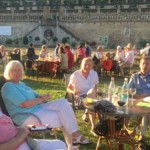 Gute Gespräche in netter Gesellschaft. Foto: Fides Mahrla Gute Gespräche in netter Gesellschaft. Foto: Fides Mahrla