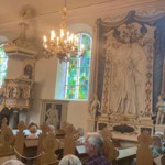 Barockes Epitaph für Hans Georg III. von Ribbeck aus dem Jahre
1707 an der Ostwand