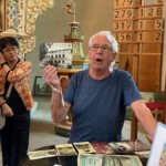 „In München steht ein Hofbräuhaus" wurde 1935 von Wilhelm Gabriel, genannt „Wiga" komponiert und im Wirtshaus „Zu den drei Linden", dem heutigen „Hotel im Hofgarten" an der Potsdamer Chaussee 12 in Groß Glienicke uraufgeführt.