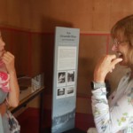 Susanne Matern und Hannelie Khodaverdi-Weinand beim Gespräch im Alexanderhaus.