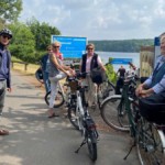 Treffpunkt für die Radler an der Anlegestelle Meierei/Bertinistraße