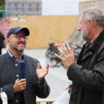 Denkmalpfleger Matthias Kartz mit Dr. Bernd Küster vom Jagdschloss e.V. Foto: Bolko Bouché