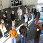 Die Gruppe im Kuppelraum des Hauptbebäudes.