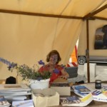 Hannelie Khodaverdi-Weinand am Stand des Kulturstadtvereins und aktiv im Alexanderhaus Groß-Glienicke