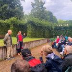 Willi Händler und Sybilla Rasmussen bei der Einführung zum Stück