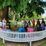 Sitzplatz auf dem Grundstück des ehemaligen Bootshauses