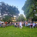 Die Sonne ist untergegangen, langsam brechen die ersten Teilnehmer auf.