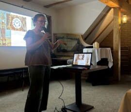 Dr. Silke Kiesant, Kustodin der Skulpturen- und Uhrensammlung der SPSG