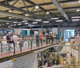 Brücke über die Experimentierhalle